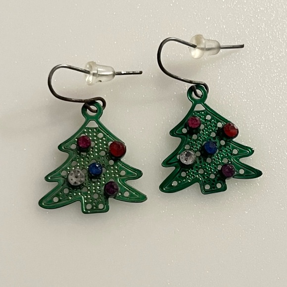 Lot of 2 Christmas Tree and Snowflake Dangle Rhinestone Earrings - Picture 2 of 15